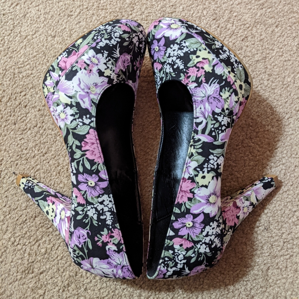 Xappeal Floral Pumps - Picture 2 of 5